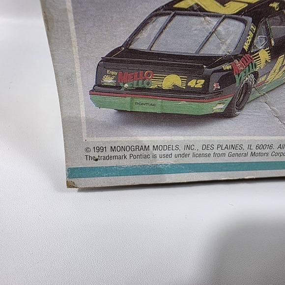 Monogram Model 2428 Kyle Petty Nascar Mellow Yellow Stock Car  1:24 Sealed 1991 - Picture 7 of 11
